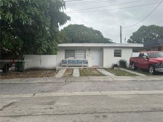 1032 SW 10th Street, Miami, FL 33130