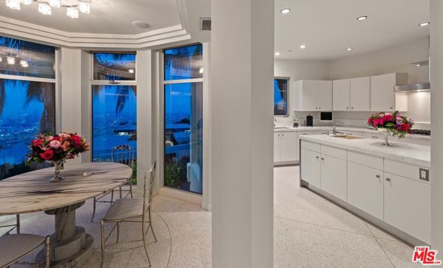 1456 Blue Jay Way, Los Angeles, CA 90069