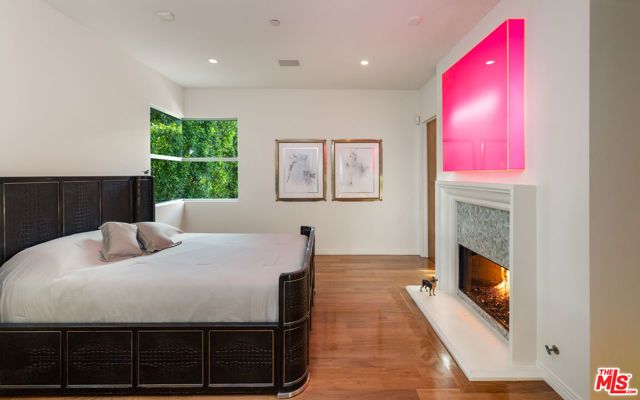 1456 Blue Jay Way, Los Angeles, CA 90069