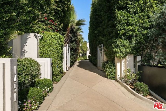 1456 Blue Jay Way, Los Angeles, CA 90069