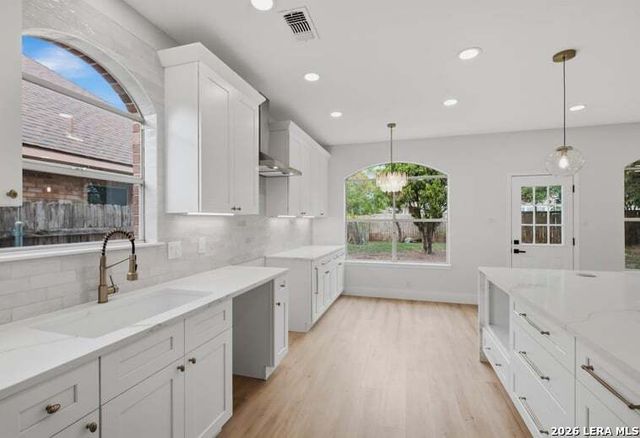 10242 Sandyglen, San Antonio, TX 78240