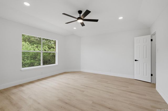 10242 Sandyglen, San Antonio, TX 78240