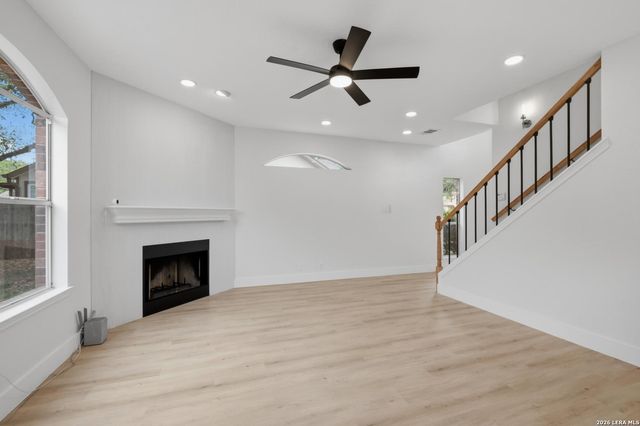 10242 Sandyglen, San Antonio, TX 78240