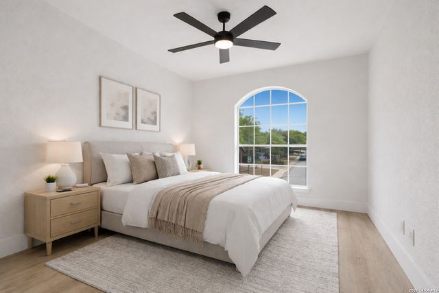 10242 Sandyglen, San Antonio, TX 78240