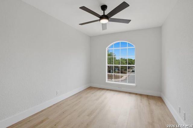 10242 Sandyglen, San Antonio, TX 78240