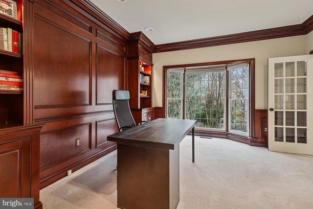 8514 OAK CHASE CIR, Fairfax Station, VA 22039