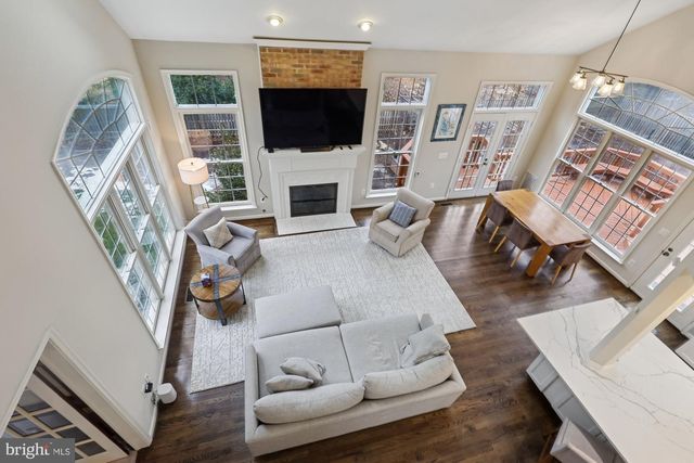 8514 OAK CHASE CIR, Fairfax Station, VA 22039