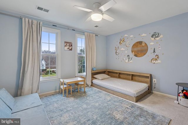 8514 OAK CHASE CIR, Fairfax Station, VA 22039