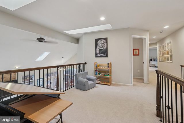 8514 OAK CHASE CIR, Fairfax Station, VA 22039