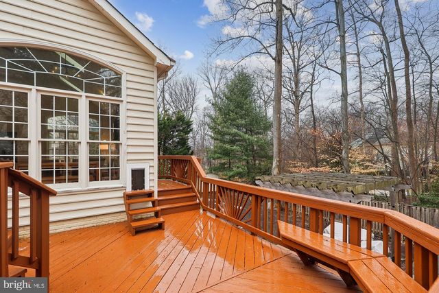 8514 OAK CHASE CIR, Fairfax Station, VA 22039