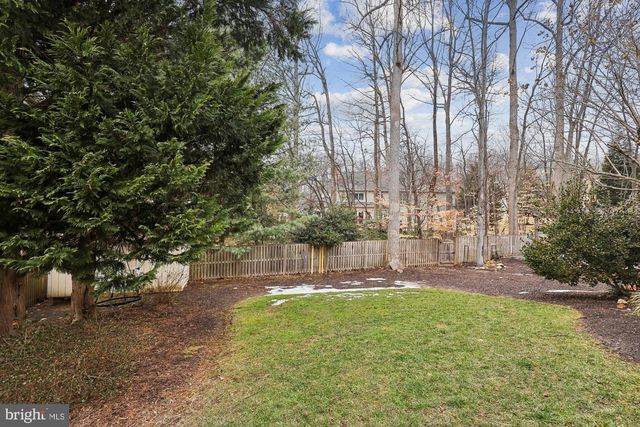 8514 OAK CHASE CIR, Fairfax Station, VA 22039