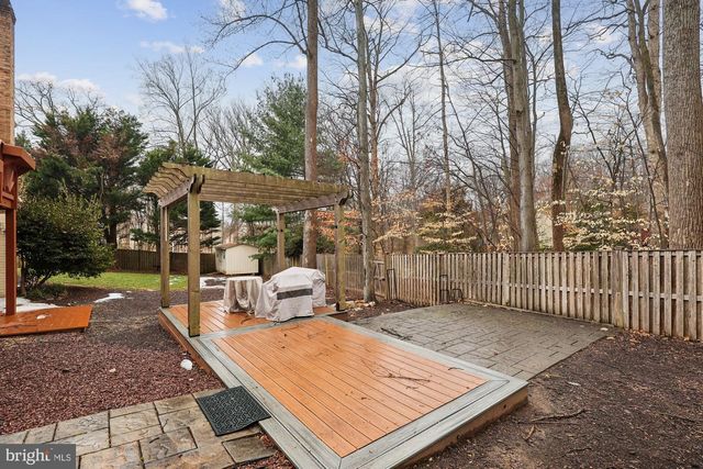 8514 OAK CHASE CIR, Fairfax Station, VA 22039