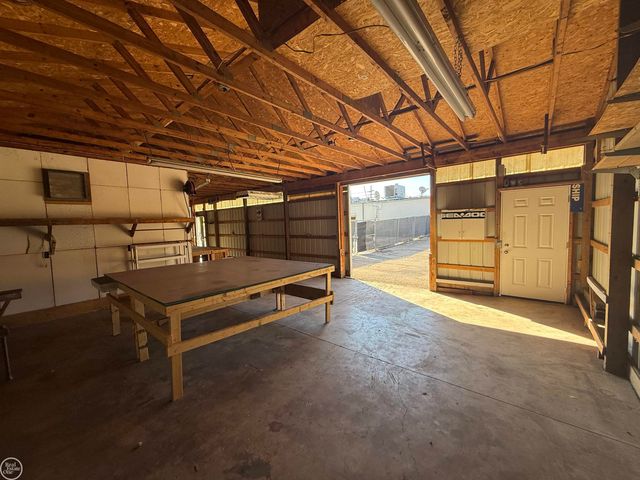 48995B Gratiot Avenue, Chesterfield Twp, MI 48051