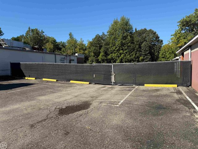 48995B Gratiot Avenue, Chesterfield Twp, MI 48051