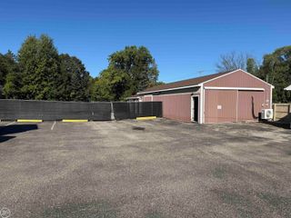48995B Gratiot Avenue, Chesterfield Twp, MI 48051