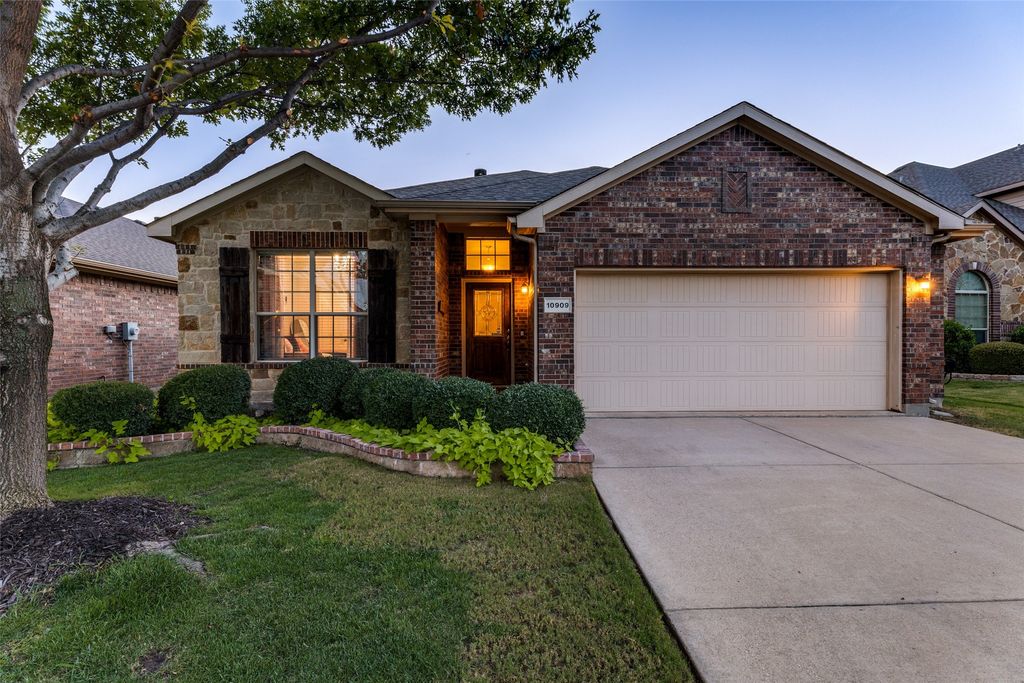 10909 Hawks Landing Road, Fort Worth, TX 76052 — photo 2