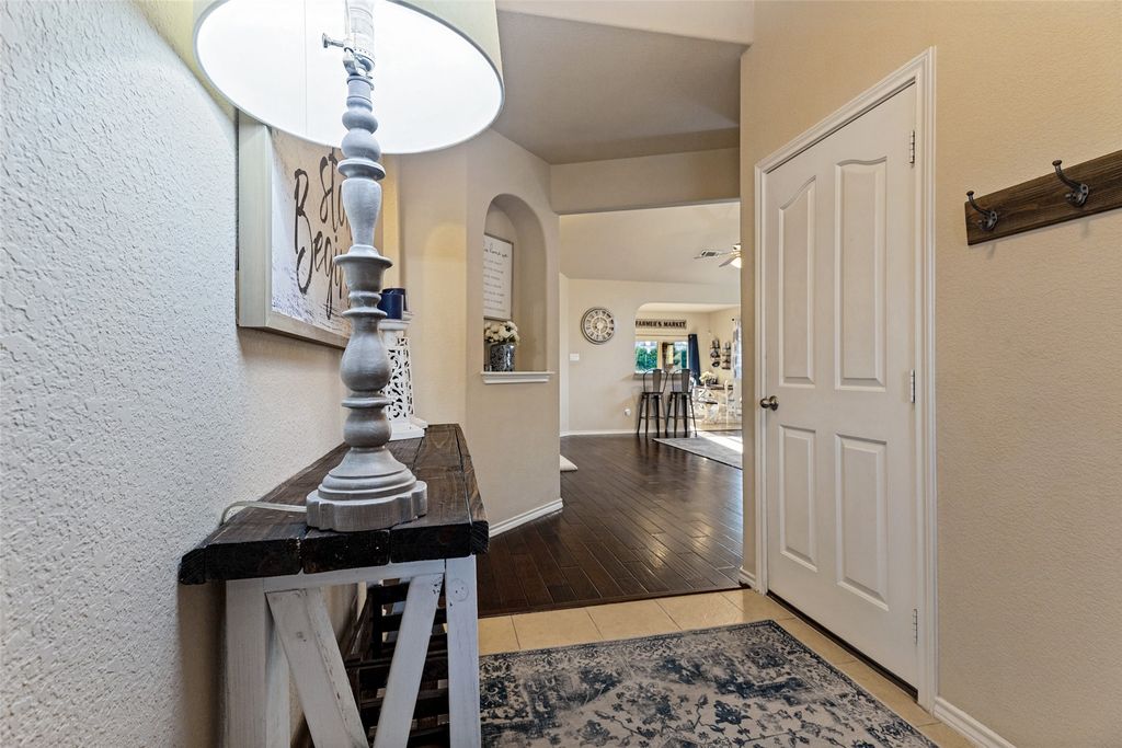 10909 Hawks Landing Road, Fort Worth, TX 76052 — photo 4