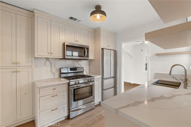 2083 Parnell Way, Altadena, CA 91001