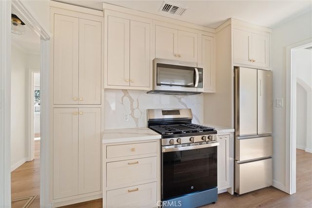 2083 Parnell Way, Altadena, CA 91001