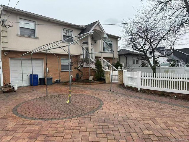 173 Davenport Street, Lindenhurst, NY 11757