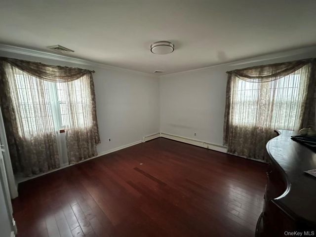 173 Davenport Street, Lindenhurst, NY 11757