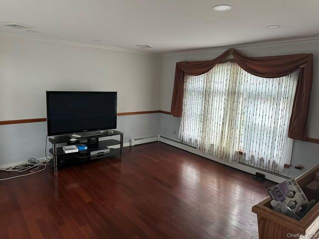 173 Davenport Street, Lindenhurst, NY 11757