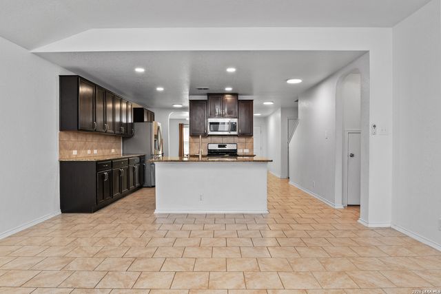 252 Elisabeth Run, San Antonio, TX 78253