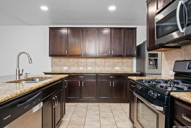 252 Elisabeth Run, San Antonio, TX 78253