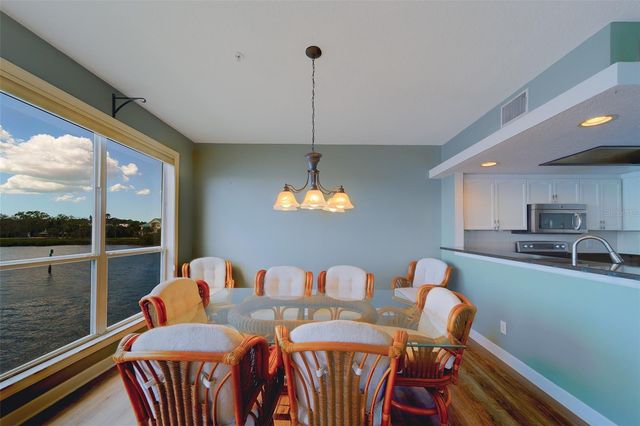 138 BRENT CIRCLE, Oldsmar, FL 34677