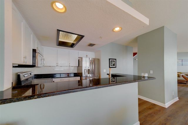 138 BRENT CIRCLE, Oldsmar, FL 34677