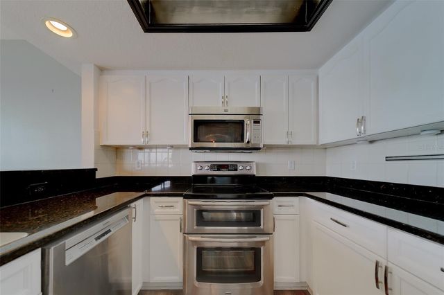 138 BRENT CIRCLE, Oldsmar, FL 34677