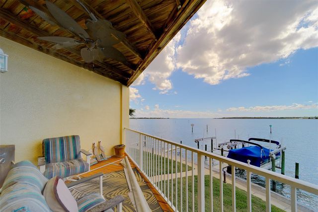 138 BRENT CIRCLE, Oldsmar, FL 34677