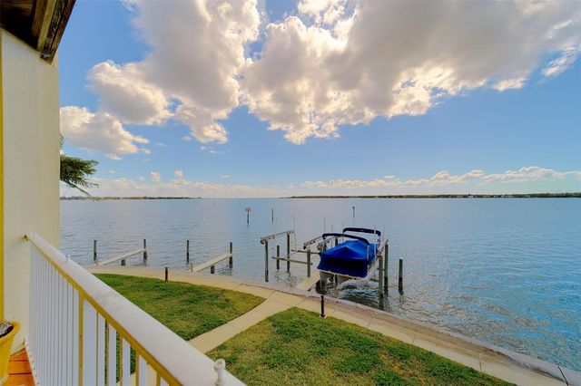 138 BRENT CIRCLE, Oldsmar, FL 34677