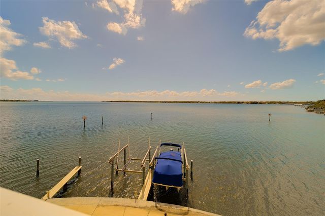 138 BRENT CIRCLE, Oldsmar, FL 34677