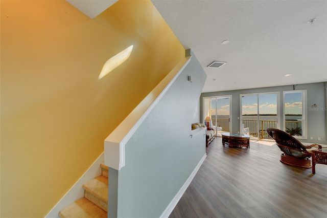 138 BRENT CIRCLE, Oldsmar, FL 34677