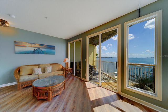 138 BRENT CIRCLE, Oldsmar, FL 34677