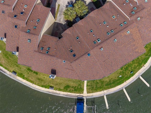 138 BRENT CIRCLE, Oldsmar, FL 34677