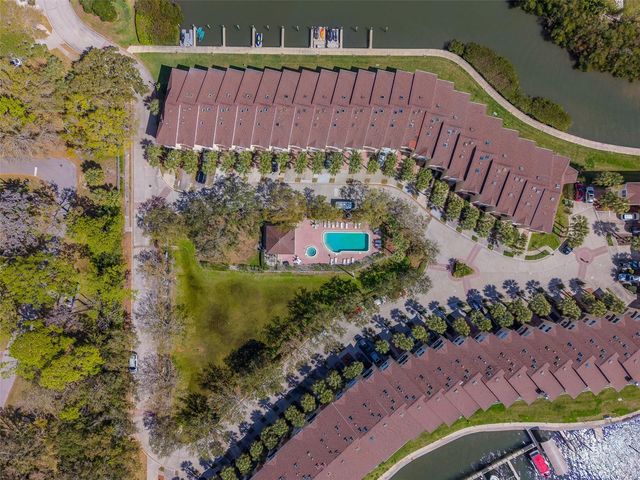 138 BRENT CIRCLE, Oldsmar, FL 34677