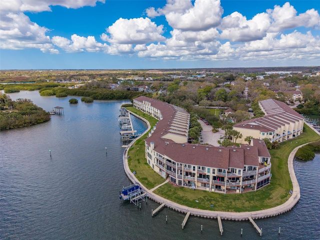 138 BRENT CIRCLE, Oldsmar, FL 34677