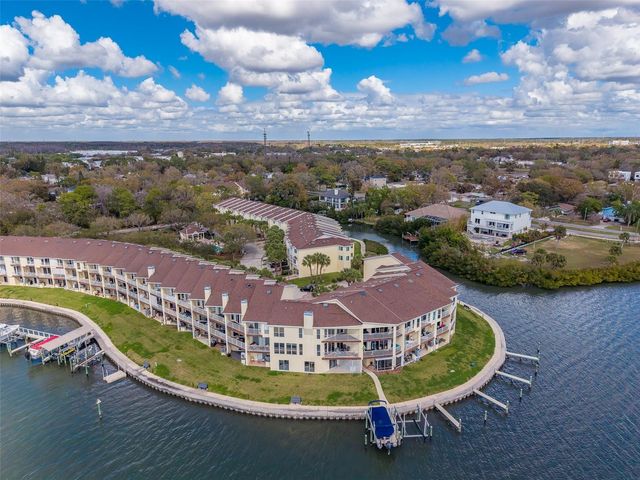 138 BRENT CIRCLE, Oldsmar, FL 34677