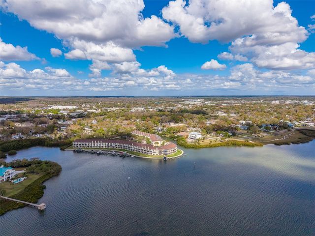 138 BRENT CIRCLE, Oldsmar, FL 34677