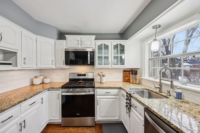 175 S Fairview Avenue, Elmhurst, IL 60126