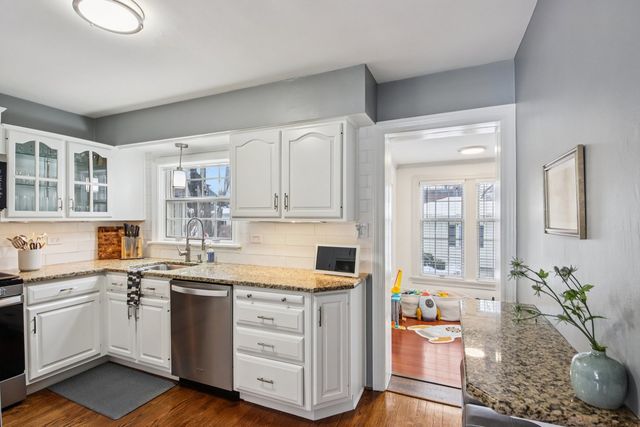 175 S Fairview Avenue, Elmhurst, IL 60126