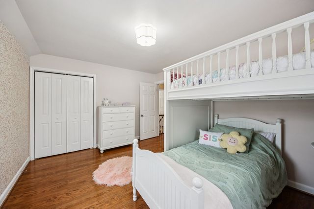 175 S Fairview Avenue, Elmhurst, IL 60126