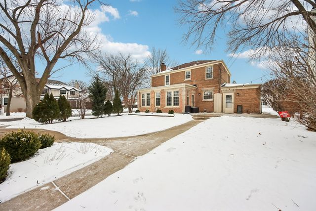 175 S Fairview Avenue, Elmhurst, IL 60126