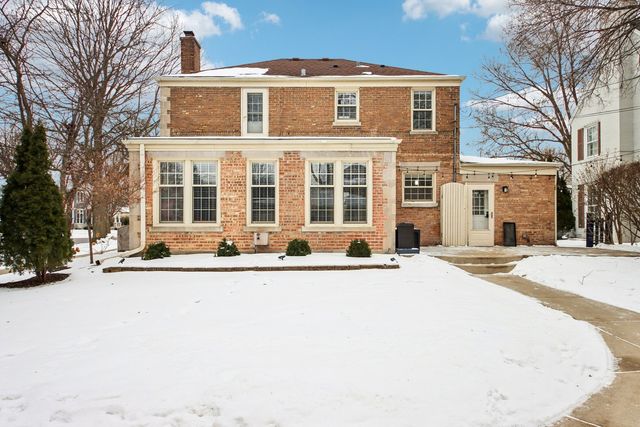 175 S Fairview Avenue, Elmhurst, IL 60126