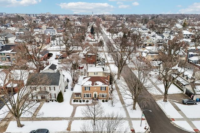 175 S Fairview Avenue, Elmhurst, IL 60126