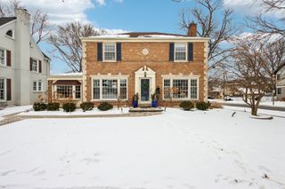 175 S Fairview Avenue, Elmhurst, IL 60126