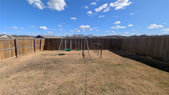 3164 Helix Bay Drive, Crandall, TX 75114