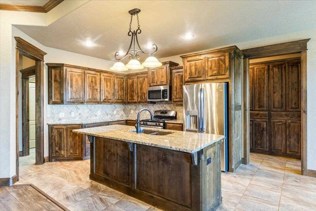 2189 SW 56th Street, Lawton, OK 73505